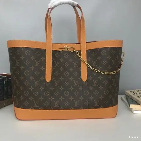 LV 19B57B0001 Bags 0820